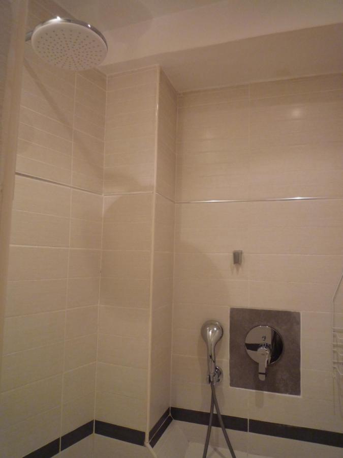 Appartement Avignon Centre Intra Muros Cour Exterieure Parking Prive Gratuit Luaran gambar