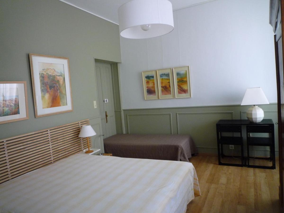 Appartement Avignon Centre Intra Muros Cour Exterieure Parking Prive Gratuit Luaran gambar